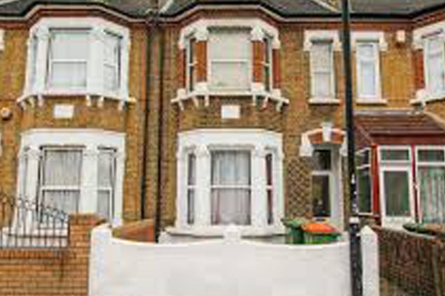 Mccarthur Close